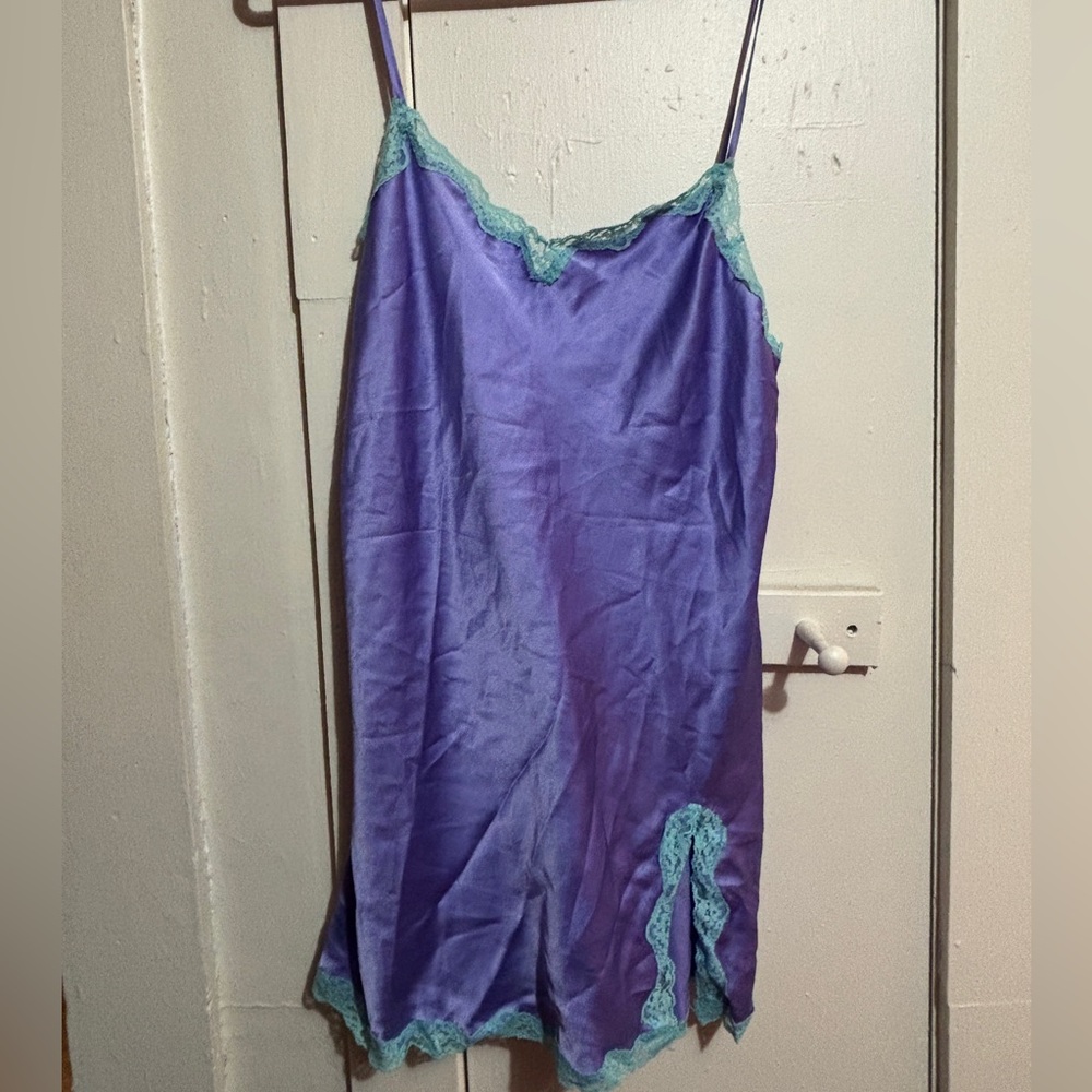 Vintage Victoria’s Secret Violet chemise with aqua trim Large